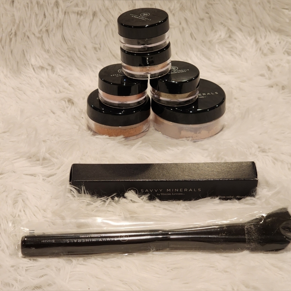 Savvy Minerals by Young Living-Veil Set/ Bundle of 8 items - Picture 1 of 13
